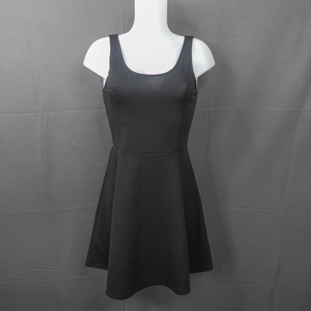 H&M Divided black sleeveless skater dress textured size 3 NWT